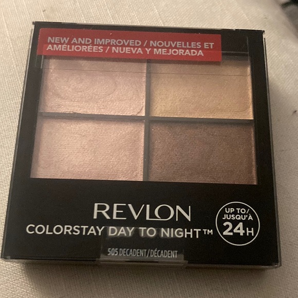 2 Eyeshadows, 1 Eyeshadow/Eyeliner Pencil w/Sharpener, & 4 Cosmetic Sponges NWT - Picture 2 of 10